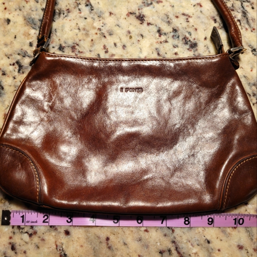 I Ponti all leather small purse- Excellent Condition
